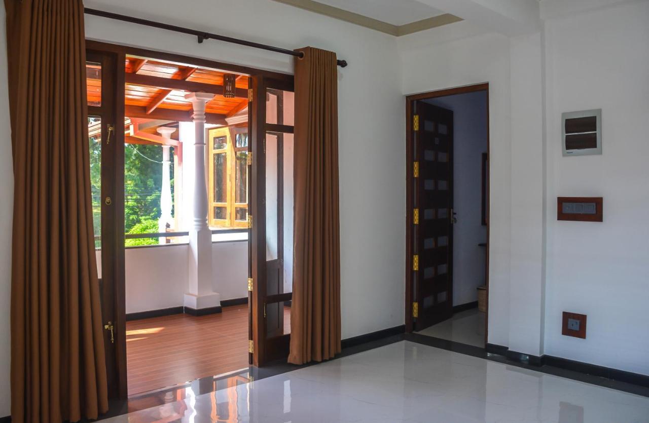 Janu Homestay タンガラ エクステリア 写真