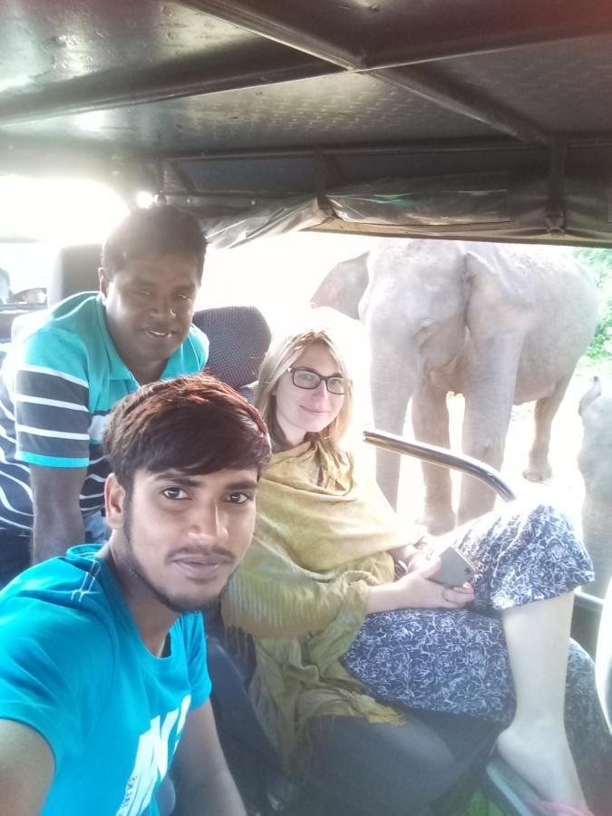Janu Homestay タンガラ エクステリア 写真