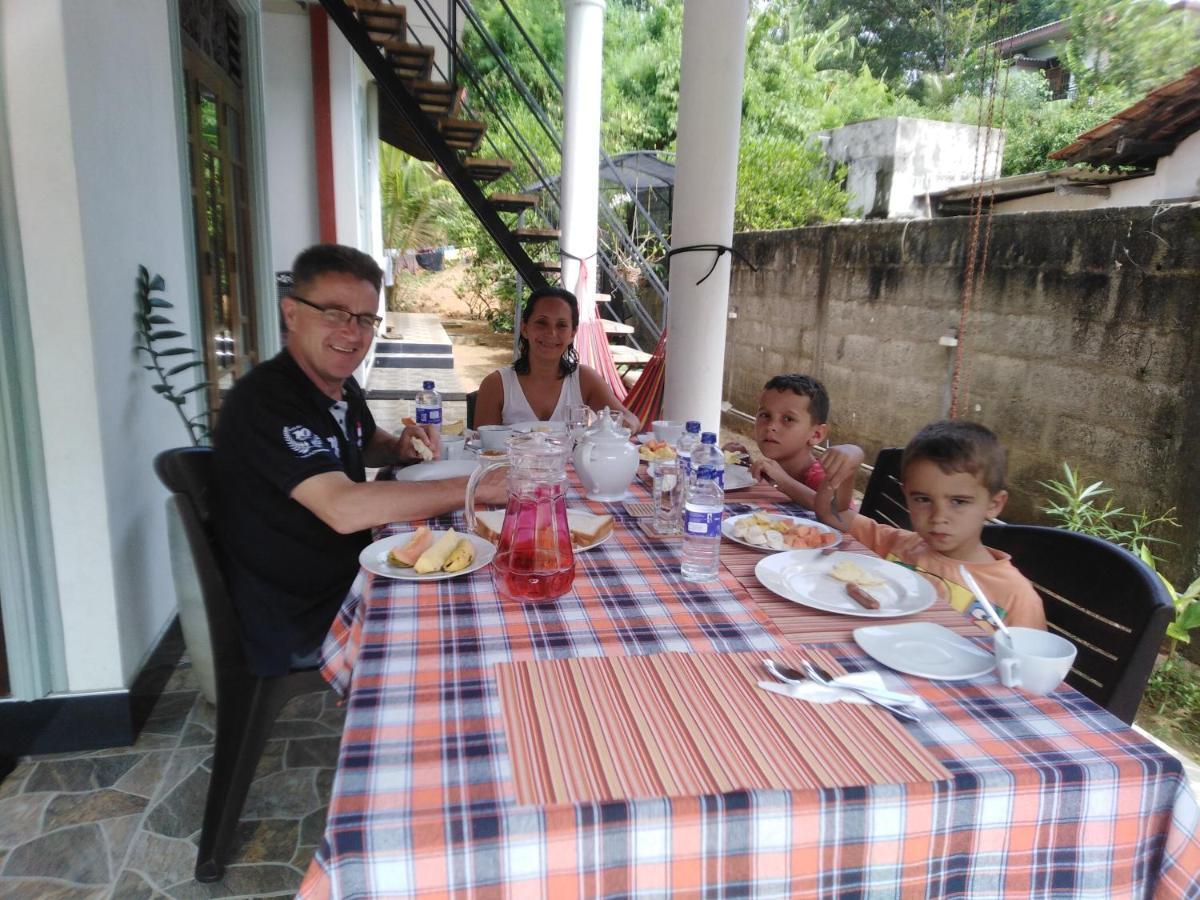 Janu Homestay タンガラ エクステリア 写真