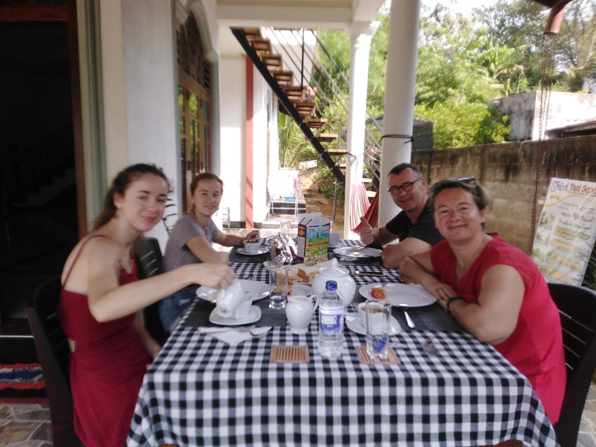 Janu Homestay タンガラ エクステリア 写真